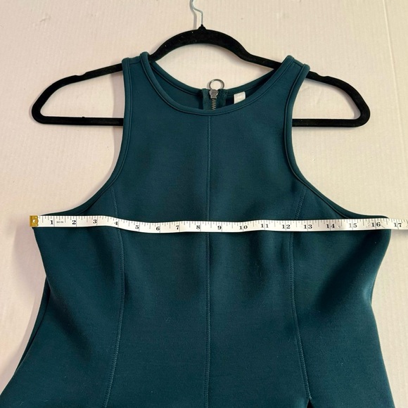 Athleta En Route Scuba Dress.Wonderful stretchy material.Back zipper.Size M - Picture 10 of 10